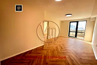 Тристаен апартамент с тераса в район Възраждане, Варна