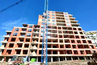 Тристаен апартамент с двустранно изложение във Възраждане 1, Варна