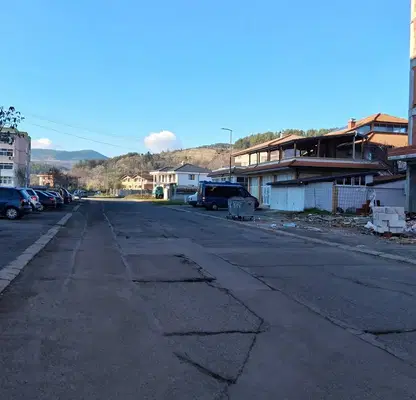 Снимка 4 — Тристаен апартамент в Кърджали, Възрожденци