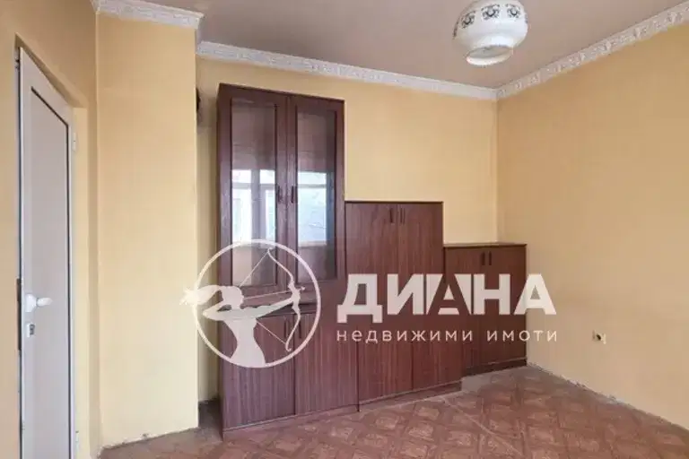 Тристаен апартамент с реална площ в квартал Южен, Пловдив