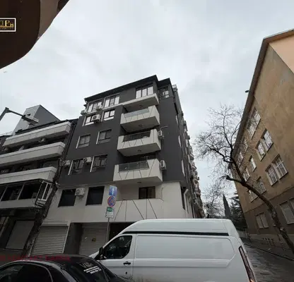 Снимка 2 — Тристаен апартамент с голяма тераса и гледка към езерото в Зимно кино Тракия