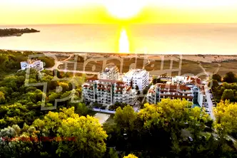 Тристаен апартамент в Бургас, Приморско