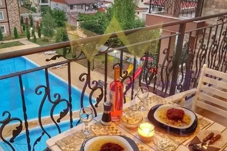 Тристаен апартамент в Бургас, с. Равда