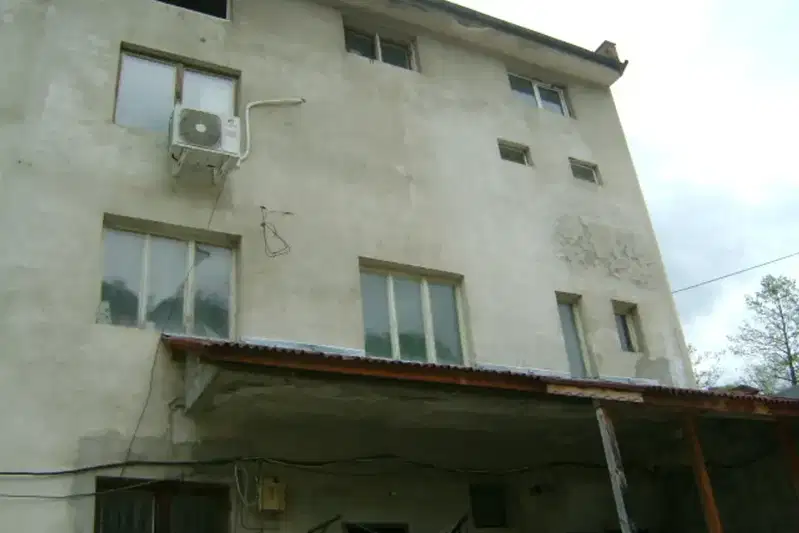 Тристаен апартамент в Трявна с традиционна архитектура