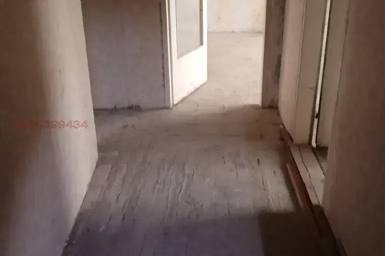 Тристаен апартамент в Перник, Радомир