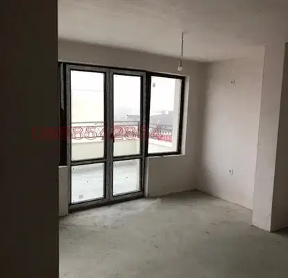 Снимка 3 — Тристаен апартамент 143 кв.м. в Асеновград с асансьор вътре