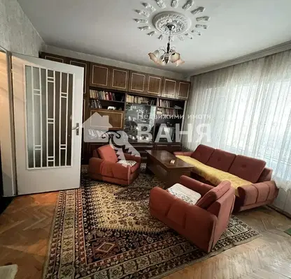 Снимка 2 — Тристаен апартамент в Пловдив, Карлово