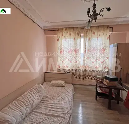 Снимка 3 — Тристаен апартамент в Шумен, Нови пазар