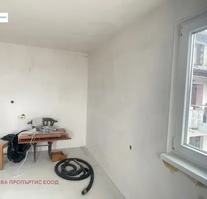 Photo 3 — 3-bedroom apartment in област София, Samokov