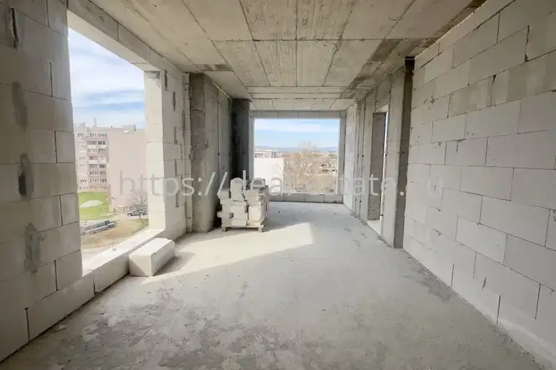 Тристаен апартамент в Благоев, Еленово 1