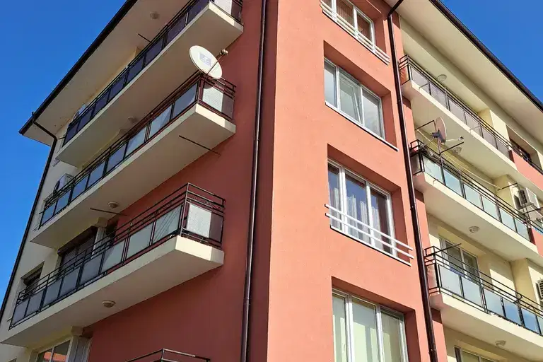 3-bedroom apartment in област София, Ботев
