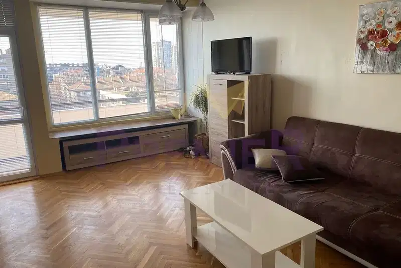 3-bedroom apartment in Burgas, Centyr