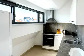 Тристаен апартамент с две тераси в Центъра на Бургас