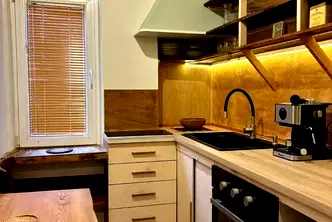 Тристаен апартамент с 85 кв.м в Центъра на Бургас