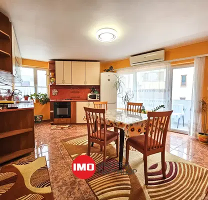 Photo 2 — 4-bedroom apartment in Burgas, Centyr