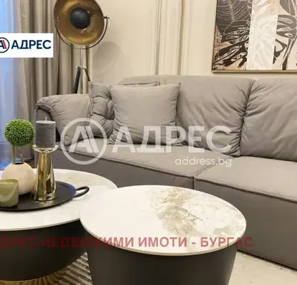 Снимка 2 — Двустаен апартамент с гледка към морето в Лазур, Бургас