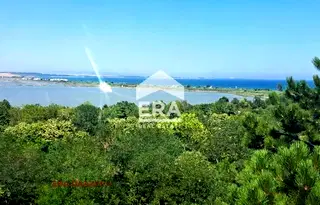 Просторен 3-стаен апартамент с гледка към морето в Лазур, Бургас