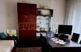 Тристаен апартамент с две тераси в кв. Лазур, Бургас