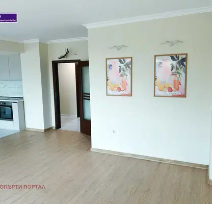 Снимка 4 — Просторен 3-стаен апартамент с панорамна тераса в Лазур, Бургас