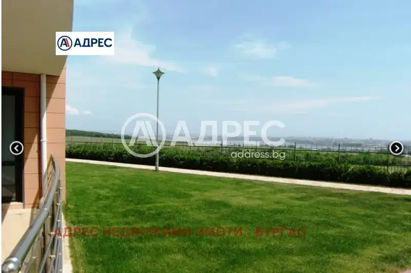 Просторен 3-стаен апартамент в Меден рудник, Бургас с паркинг