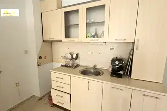 Тристаен апартамент с южно изложение в Сарафово, Бургас