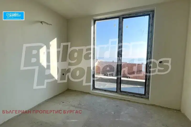Тристаен апартамент в Бургас, Сарафово