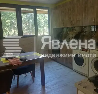Снимка 4 — Двустаен апартамент с тераса и камина в Възраждане, Бургас