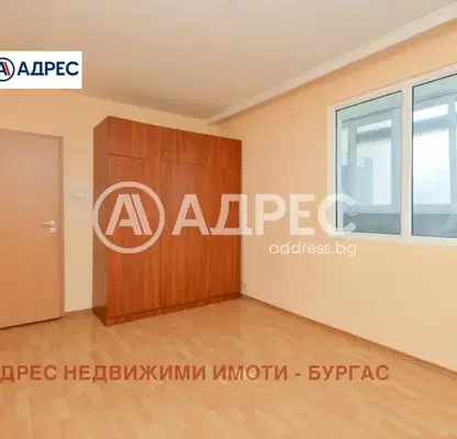 Снимка 3 — Многостаен апартамент в Бургас, Зорница