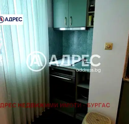 Снимка 4 — Тристаен апартамент в Царево с централно разположение