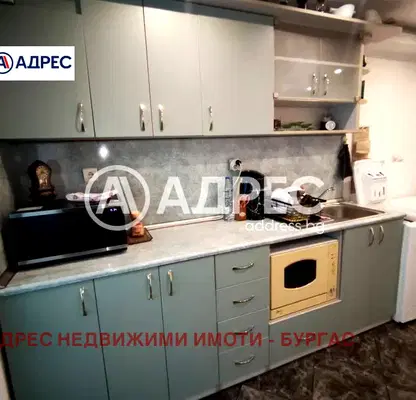 Снимка 5 — Тристаен апартамент в Царево с централно разположение