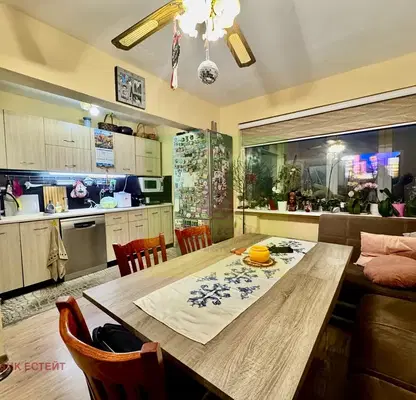 Photo 3 — 3-bedroom apartment in Dobrich, Centyr