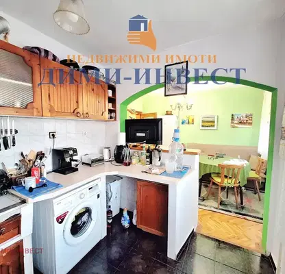 Photo 2 — 3-bedroom apartment in Dobrich, Centyr