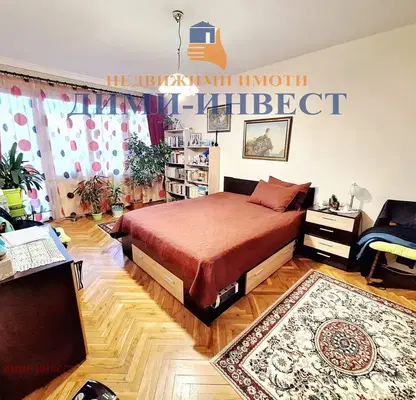 Photo 4 — 3-bedroom apartment in Dobrich, Centyr