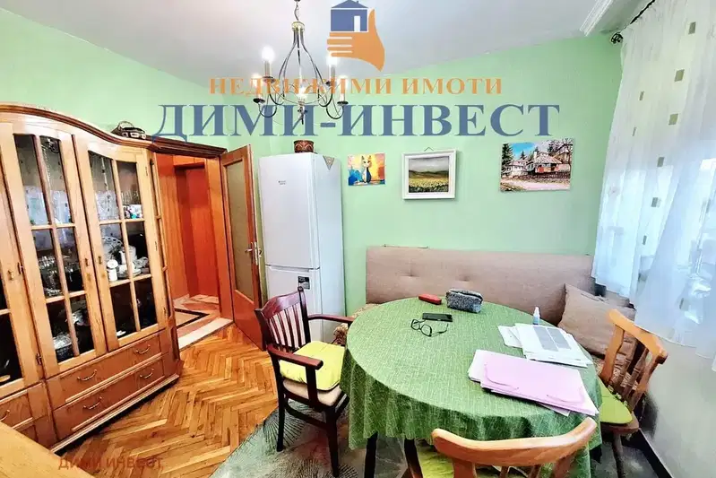Тристаен апартамент в Добрич, Център