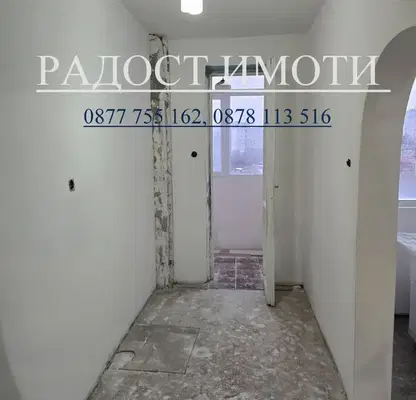 Снимка 3 — Двустаен апартамент в Добрич, Дунавите