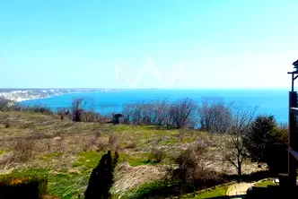 Тристаен апартамент в Добрич, Каварна