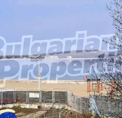 Снимка 5 — Едностаен апартамент в Бургас, Китен