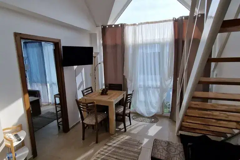 Тристаен апартамент в Бургас, к.к. Слънчев бряг