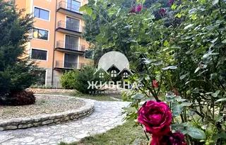 Тристаен апартамент в к.к. Св.Св. Константин и Елена