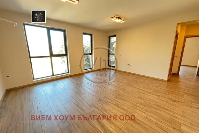 Тристаен апартамент в к.к. Св.Св. Константин и Елена