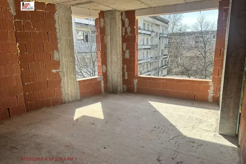 3-bedroom apartment in Kyrdjali, Studen Kladenec