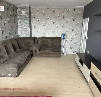 Снимка 3 — Двустаен апартамент в Кърджали, Възрожденци