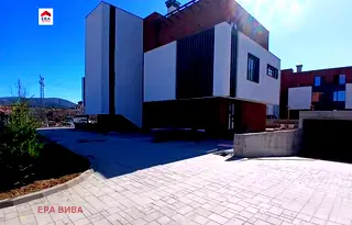 Тристаен апартамент в м-т Детски