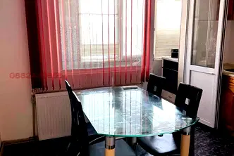 Тристаен апартамент в Монтана, Младост 2