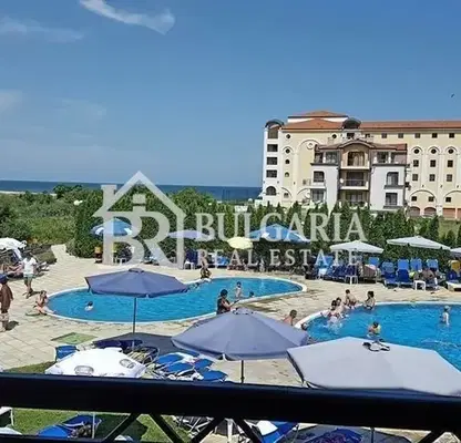 Снимка 4 — Двустаен апартамент в Бургас, Обзор