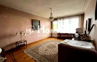 Тристаен апартамент в Перник, Център