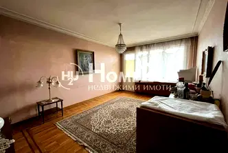 Тристаен апартамент в Перник, Център