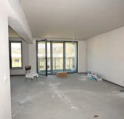 Photo 2 — 4-bedroom apartment in Pernik, Centyr