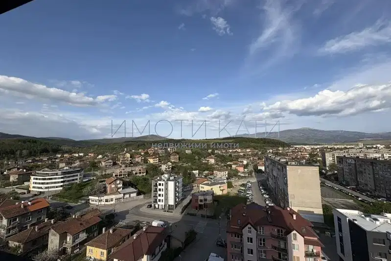 апартамент в Перник, Изток