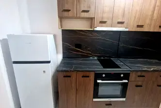 Двустаен апартамент в Перник, Изток